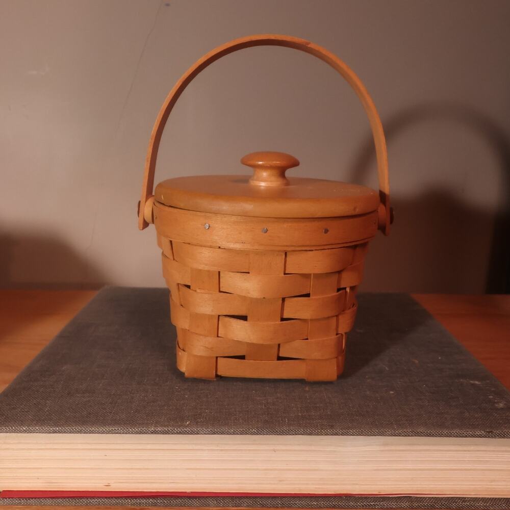 Longaberger Basket w Lid 1996 Signed Dresden OH Handwoven USA